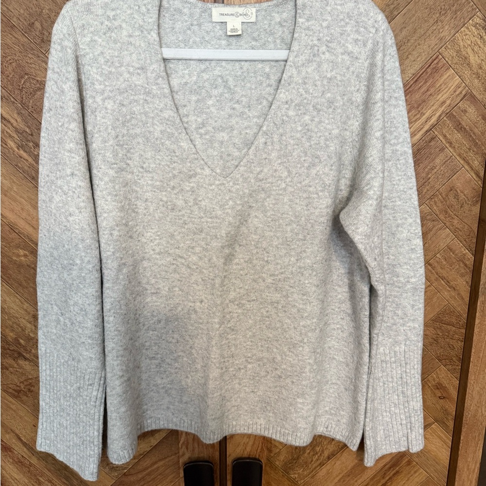 Treasure & Bond Gray V-Neck Sweater Soft Knit
